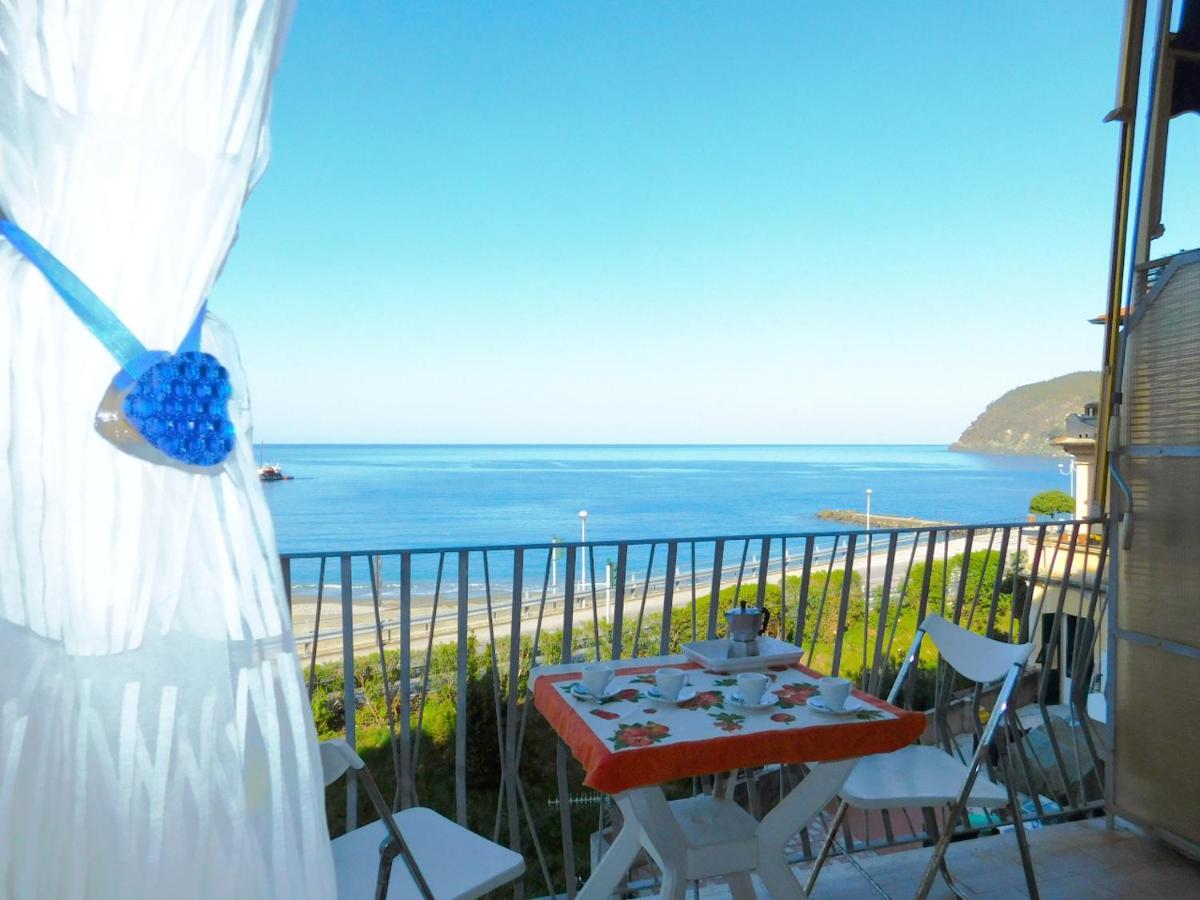 Bilocale Con Favolosa Vista Mare Λεβάντο Εξωτερικό φωτογραφία