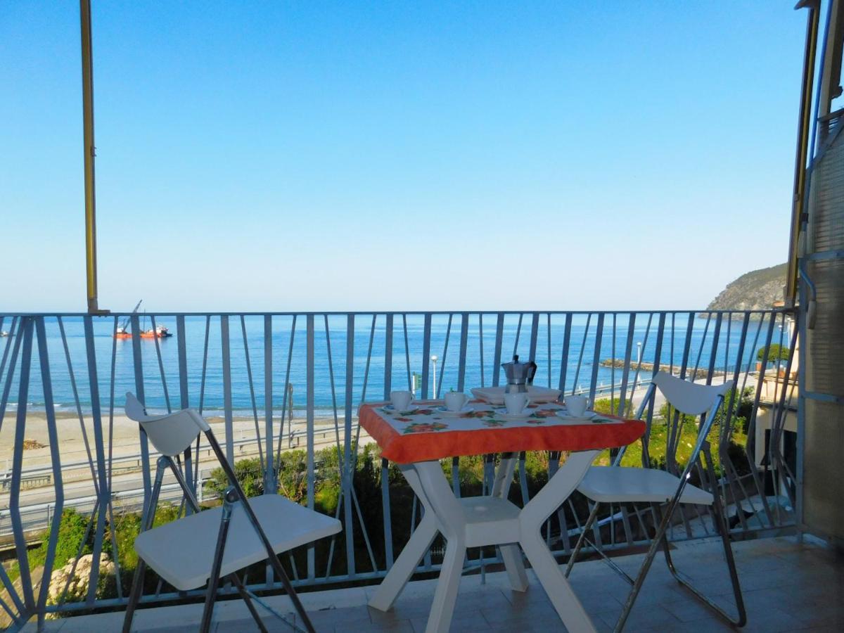 Bilocale Con Favolosa Vista Mare Λεβάντο Εξωτερικό φωτογραφία